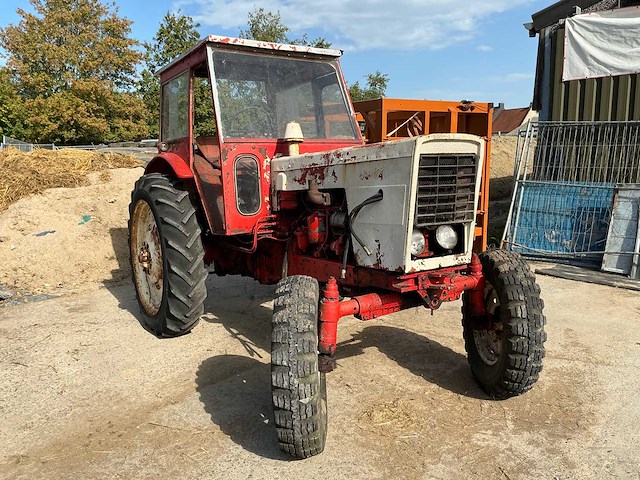 Belarus oldtimer tractor - afbeelding 10 van  17