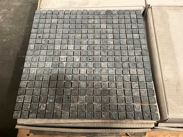 Belgisch blauwsteen grote partij mozaïek tegel - afbeelding 1 van  3