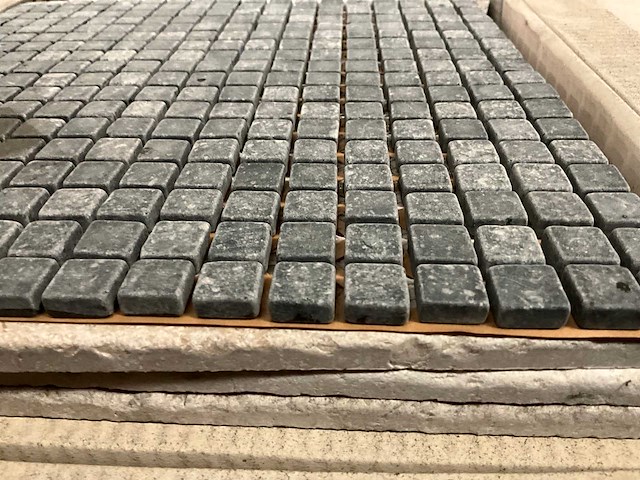 Belgisch blauwsteen grote partij mozaïek tegel - afbeelding 2 van  3