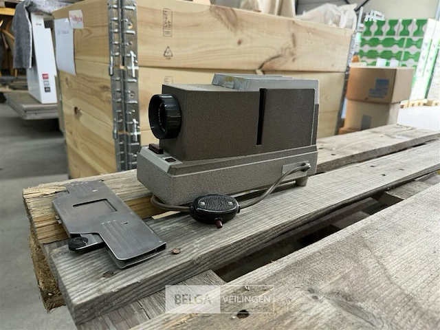 Bell & howell diaprojector - afbeelding 1 van  4