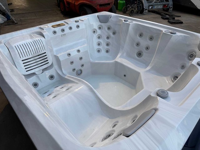 Bellagia spas valencia - bellagia spas valencia - jacuzzi en buitenspa - afbeelding 4 van  14