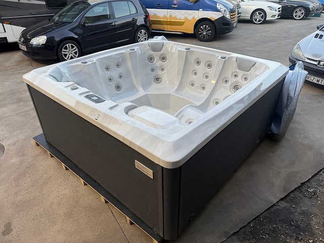 Bellagia spas valencia - bellagia spas valencia - jacuzzi en buitenspa - afbeelding 13 van  14