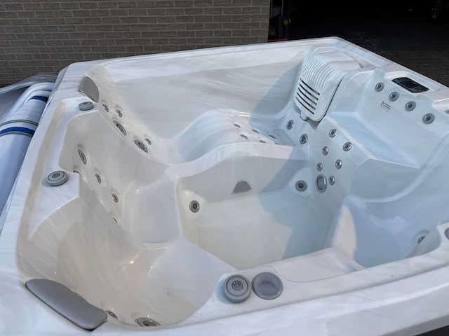 Bellagia spas valencia - bellagia spas valencia - jacuzzi en buitenspa - afbeelding 10 van  14
