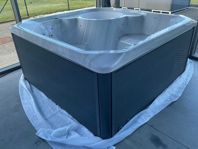 Bellagio spas jacuzzi - afbeelding 2 van  6