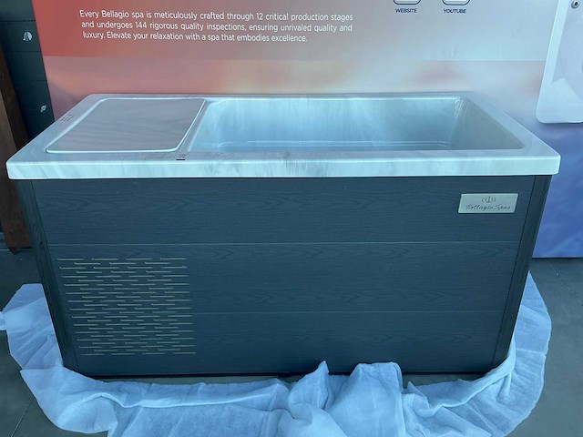 Bellagio spas jacuzzi - afbeelding 1 van  5