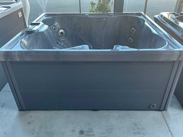 Bellagio spas jacuzzi - afbeelding 1 van  5