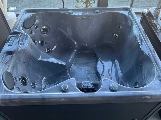 Bellagio spas jacuzzi - afbeelding 2 van  5