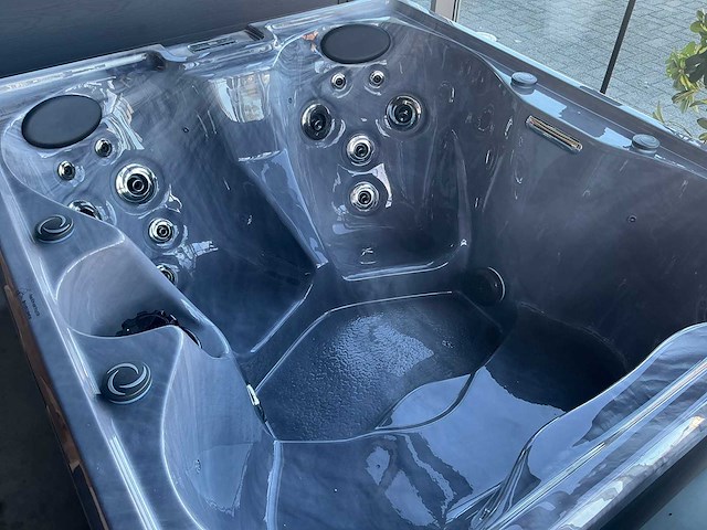 Bellagio spas jacuzzi - afbeelding 3 van  5
