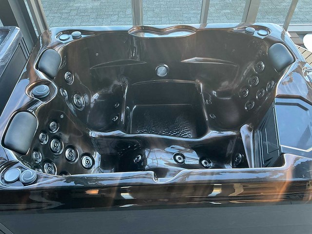 Bellagio spas jacuzzi - afbeelding 5 van  5