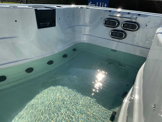 Bellagio spas jacuzzi/buitenzwemspa - afbeelding 4 van  8