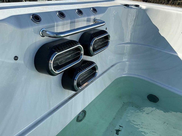 Bellagio spas jacuzzi/buitenzwemspa - afbeelding 7 van  8