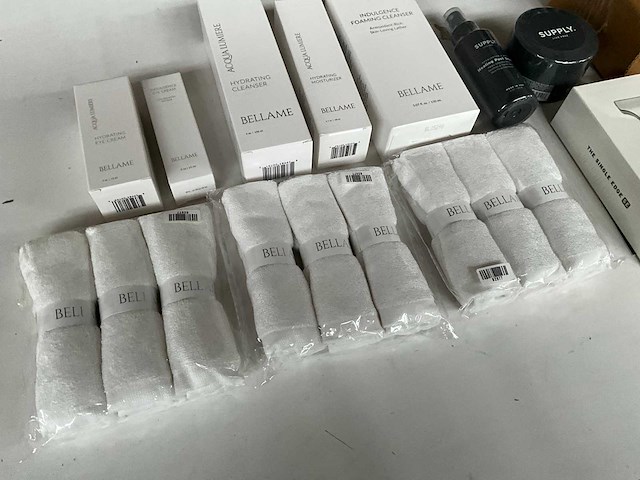 Bellame & supply luxe gezicht verzorging en scheer pakket - afbeelding 5 van  10