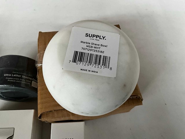 Bellame & supply luxe gezicht verzorging en scheer pakket - afbeelding 9 van  10