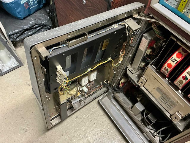 Bellfruit rainbow eenarmige bandiet - afbeelding 9 van  9