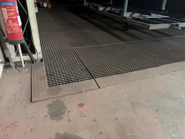 Belmeco 10 meter lengte industriële spuitcabine - afbeelding 7 van  7