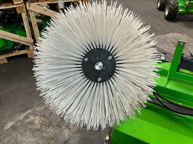 Bema 20 dual 1550mm met zijborstel borstelmachine - afbeelding 3 van  3