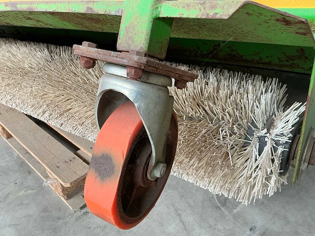 Bema onkruidborstel tractor - afbeelding 2 van  8