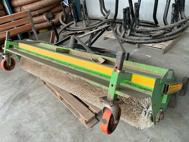 Bema onkruidborstel tractor - afbeelding 1 van  8