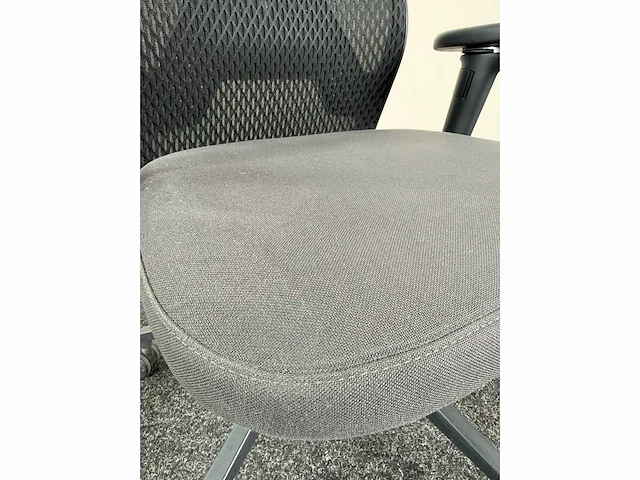 Bene - 6-persoons werkplaats inclusief 6 x vitra id bureaustoelen - bureau - afbeelding 16 van  22