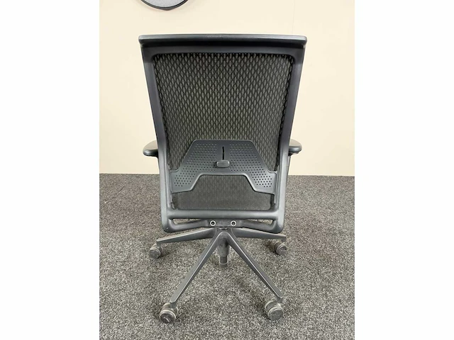 Bene - 6-persoons werkplaats inclusief 6 x vitra id bureaustoelen - bureau - afbeelding 17 van  18
