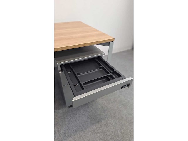Bene - bureau met ladenblok - afbeelding 10 van  11