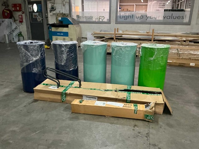 Benito metalen design vuilnisbak (5x) - afbeelding 1 van  5