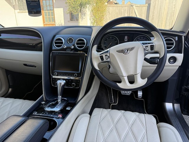 Bentley flying spur v8, 2015 - afbeelding 16 van  44