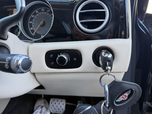 Bentley flying spur v8, 2015 - afbeelding 22 van  44