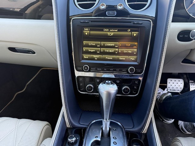 Bentley flying spur v8, 2015 - afbeelding 25 van  44