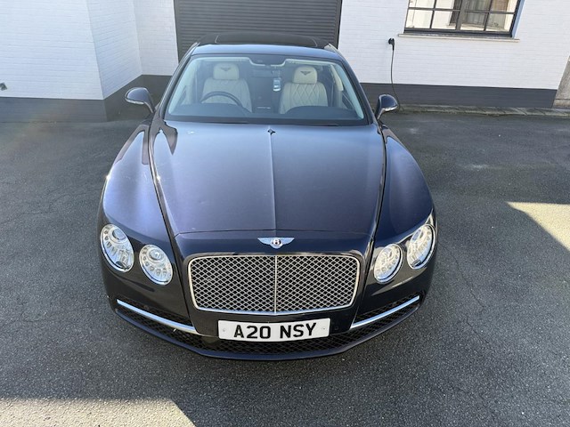 Bentley flying spur v8, 2015 - afbeelding 34 van  44