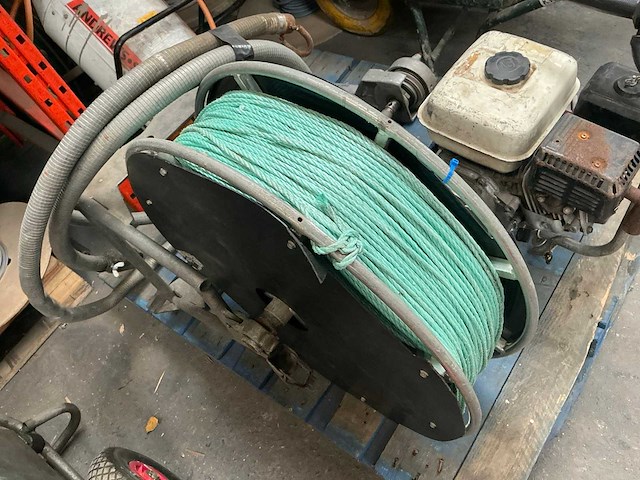 Benzine aangedreven trekkoord - afbeelding 3 van  8