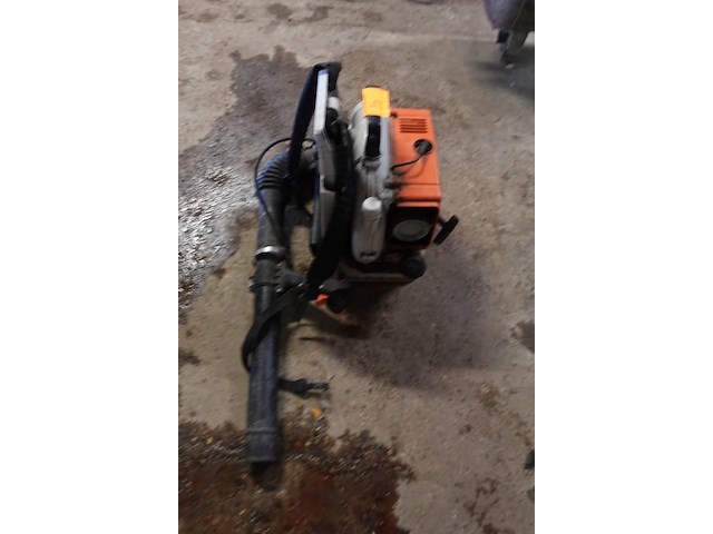 Benzine bladblazer stihl - afbeelding 2 van  3