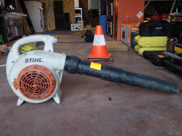 Benzine bladblazer stihl - afbeelding 4 van  4