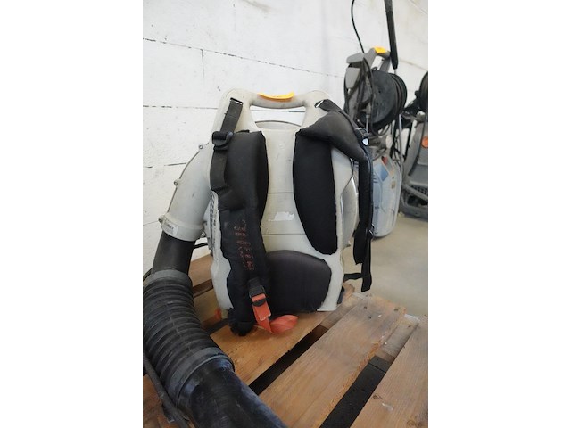 Benzine bladblazer stihl - afbeelding 6 van  7