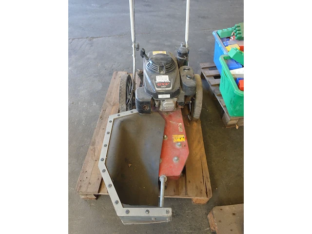 Benzine borstelmachine - afbeelding 3 van  5