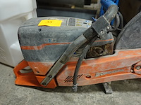 Benzine doorslijpmachine huscvarna - afbeelding 4 van  5