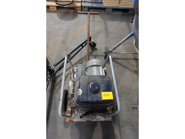 Benzine generator bosch g2400s - afbeelding 1 van  7