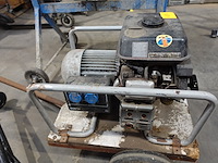 Benzine generator bosch g2400s - afbeelding 4 van  7