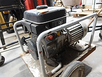 Benzine generator bosch g2400s - afbeelding 6 van  7
