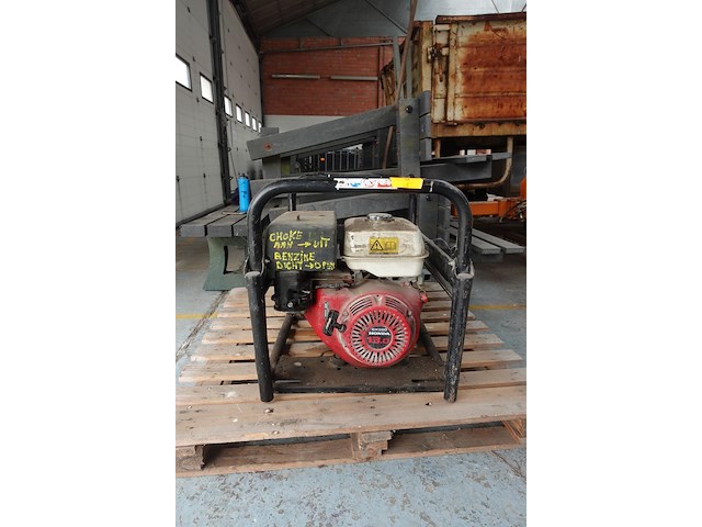Benzine generator sdmo - afbeelding 1 van  10
