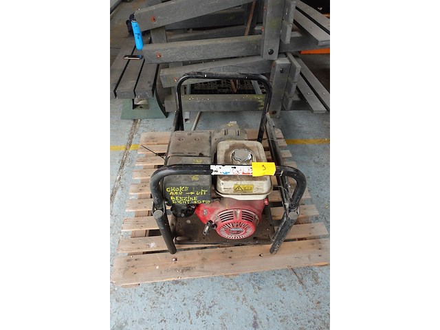 Benzine generator sdmo - afbeelding 3 van  10