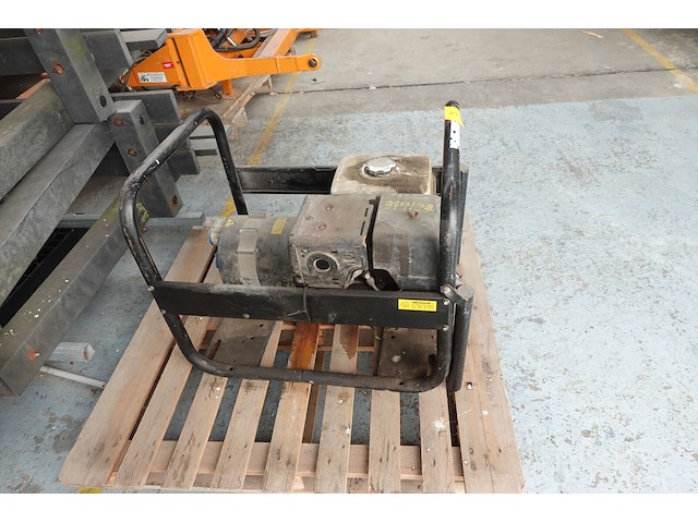 Benzine generator sdmo - afbeelding 6 van  10