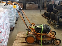 Benzine grasmaaier as motor