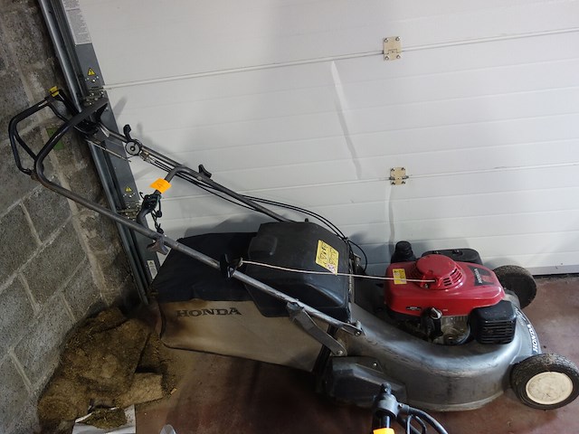Benzine grasmaaier honda - afbeelding 1 van  5