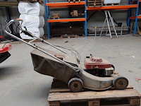 Benzine grasmaaier honda - afbeelding 1 van  4