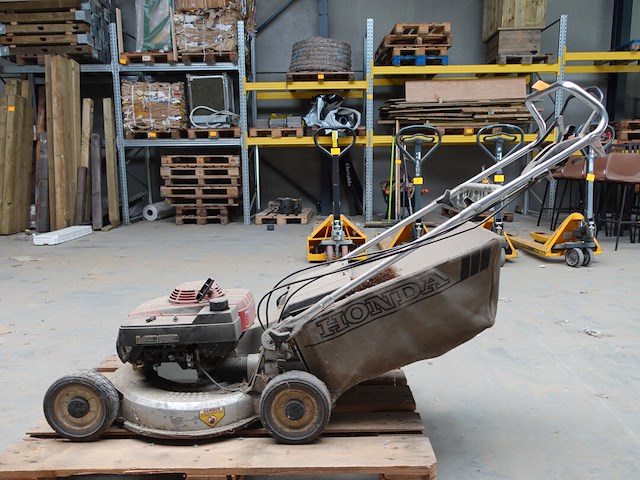 Benzine grasmaaier honda - afbeelding 2 van  4
