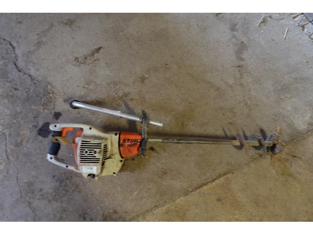 Benzine grondboor stihl - afbeelding 1 van  3