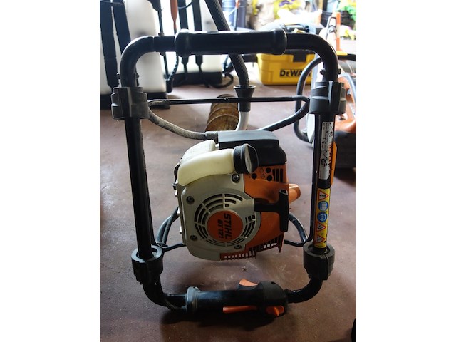 Benzine grondboor stihl - afbeelding 3 van  4