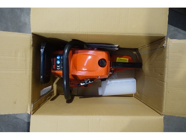 Benzine kettingzaag powertech - afbeelding 2 van  3