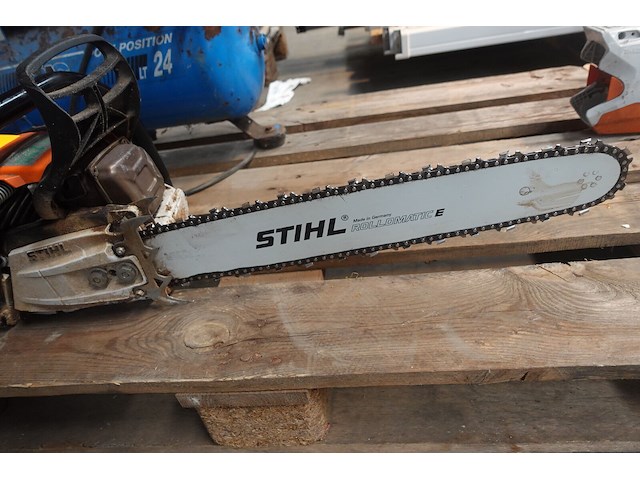 Benzine kettingzaagmachine stihl - afbeelding 3 van  4